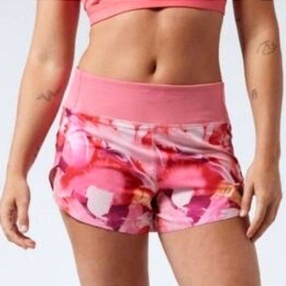 Athleta Run With It shorts pink pattern activewear women's small